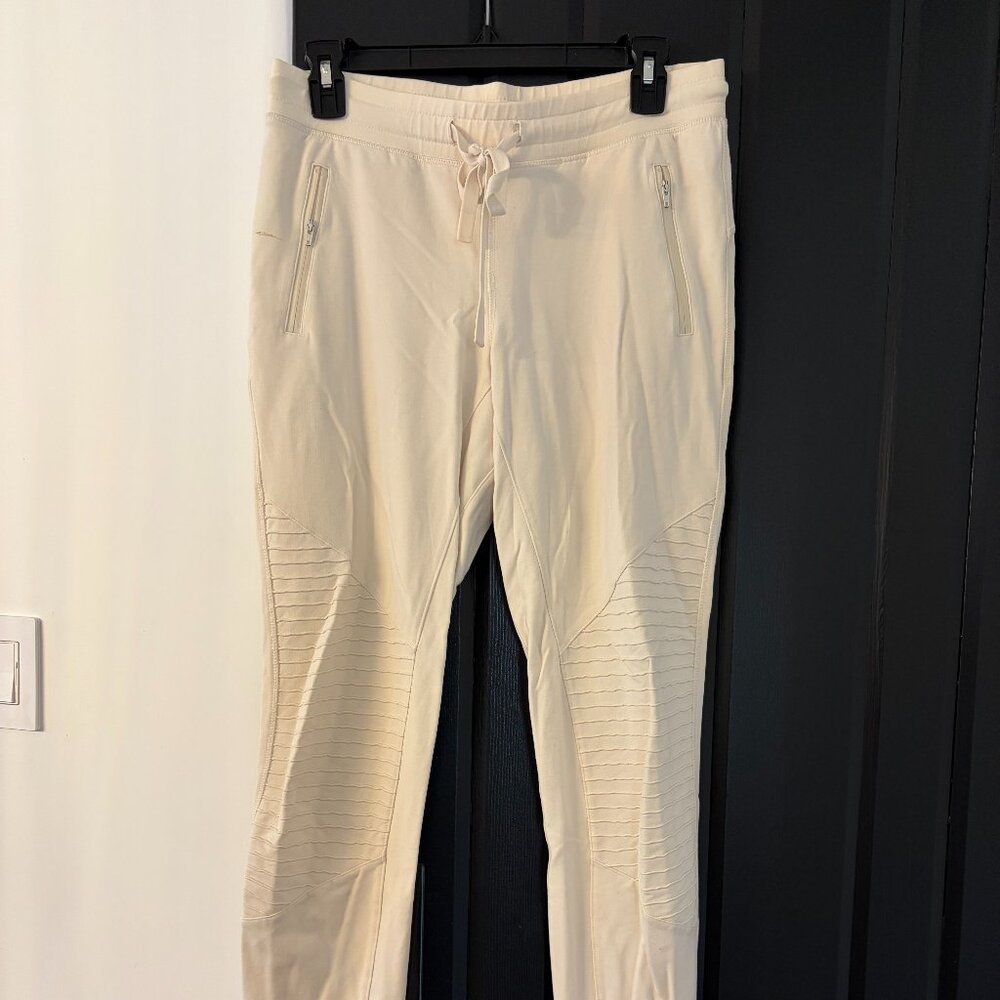 Alo Yoga Moto Sweatpants – Size Small – Cream
